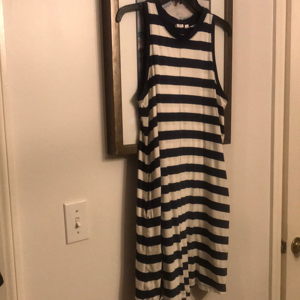 Size small Gap summer dress With pockets hundred percent cotton made in Vietnam